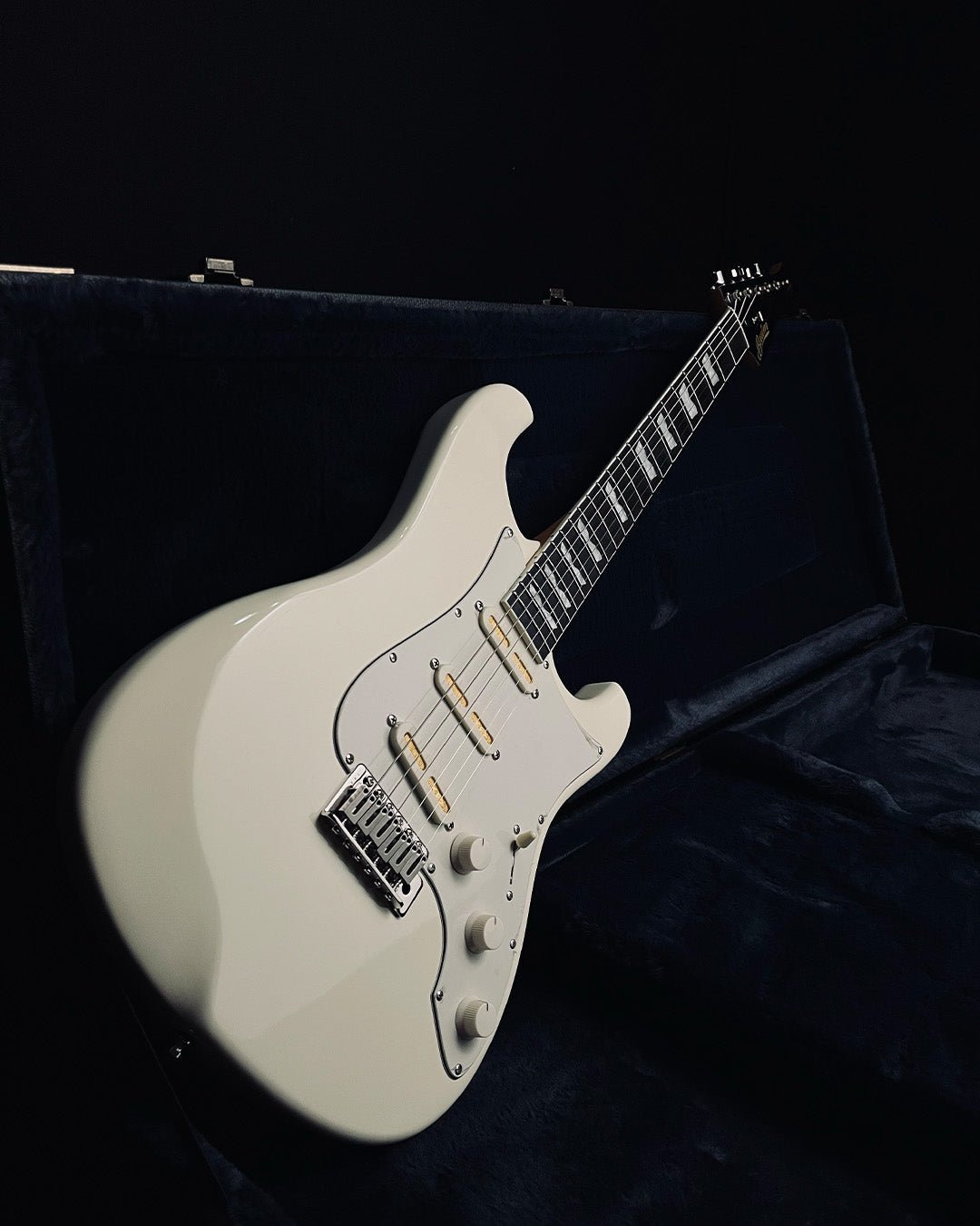 Celestor - Vintage White (Mash - Up Limited Edition) - Baum Guitars