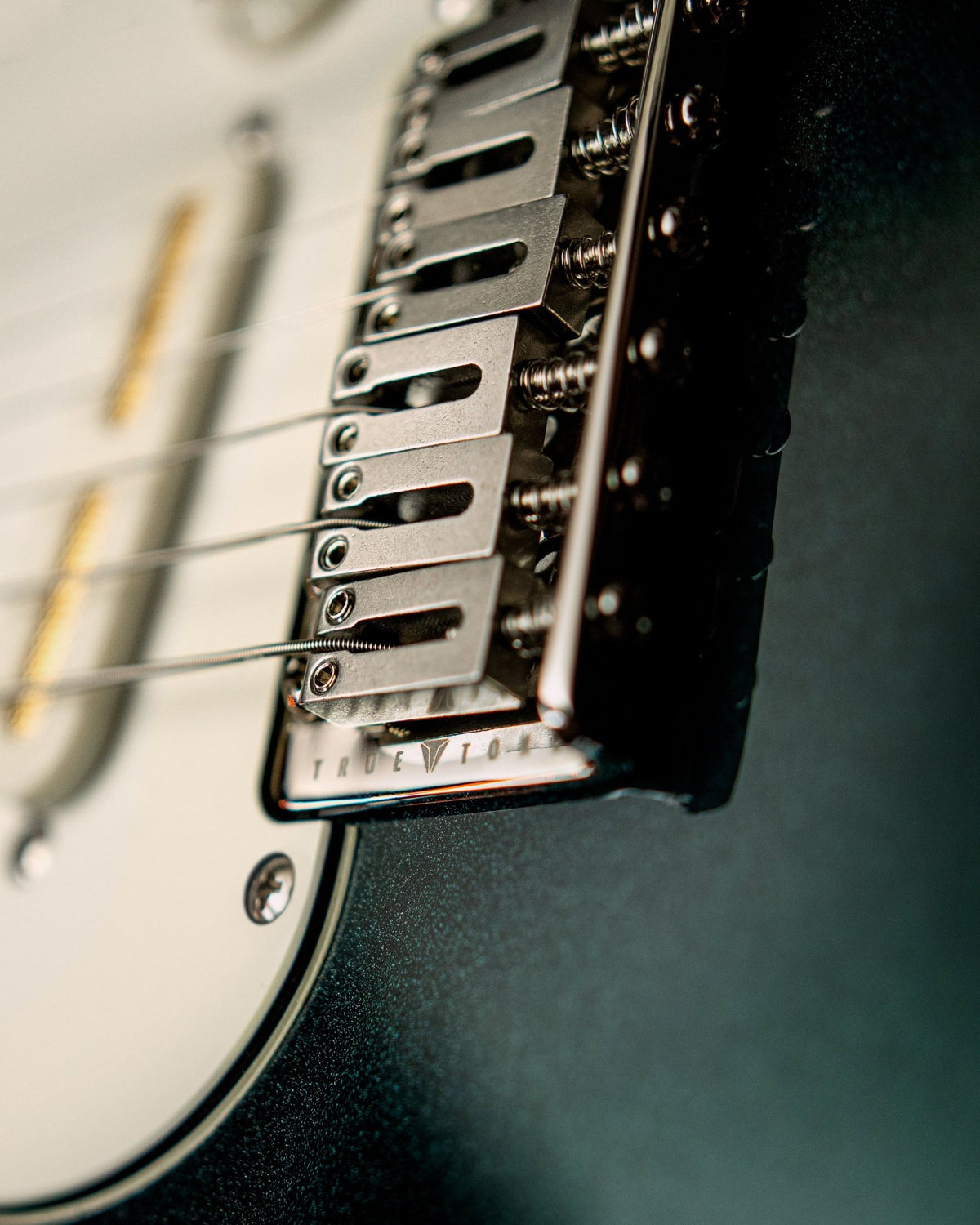 Celestor - Glacier Blue - Left Hand - Baum Guitars